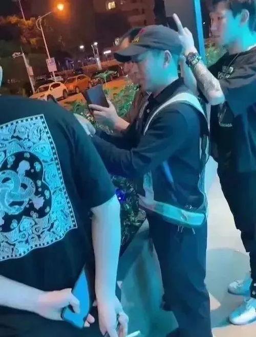 厦门热门吃瓜事件视频播放,视频播放量爆表，网友热议不断