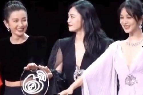 小黎老师吃瓜黑料第1页,吃瓜黑料第一页背后的真相