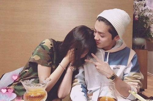 关于陆地夫妇吃瓜爆料,甜蜜背后的爆料风云