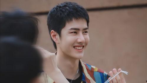 吃瓜爆料王一博李沁,吃瓜群众热议恋情真相