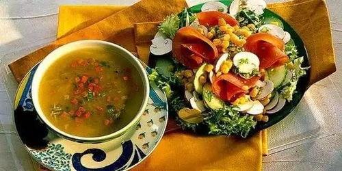 娱乐吃瓜酱一位美食博主